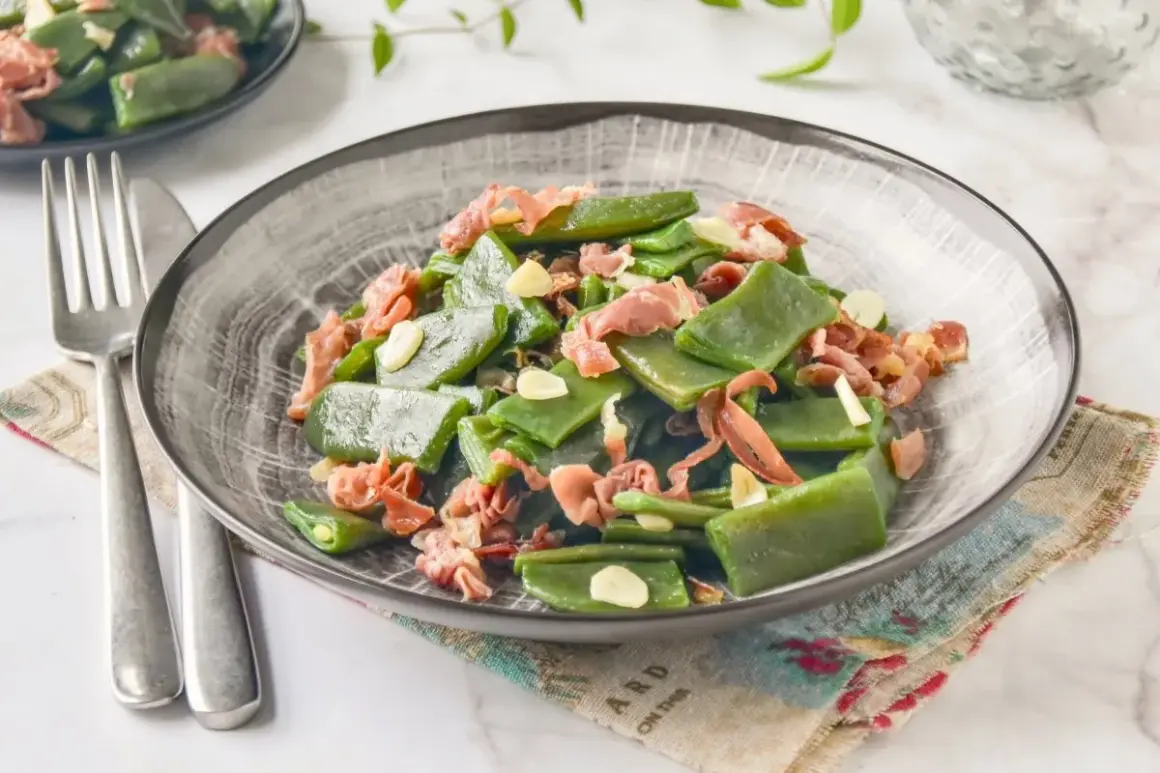 Judías verdes con jamón, un plato sencillo y sabroso.