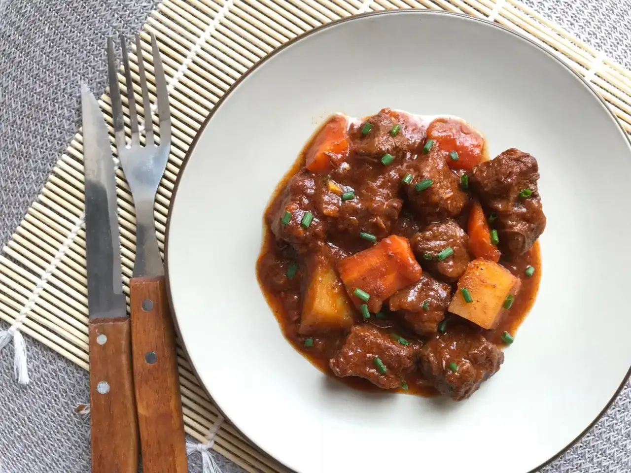 Goulash de ternera perfecto - Carne tierna y salsa de 10