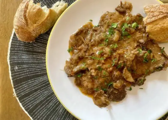 Fricandó de Ternera Perfecto - El Secreto de la Salsa y la Carne